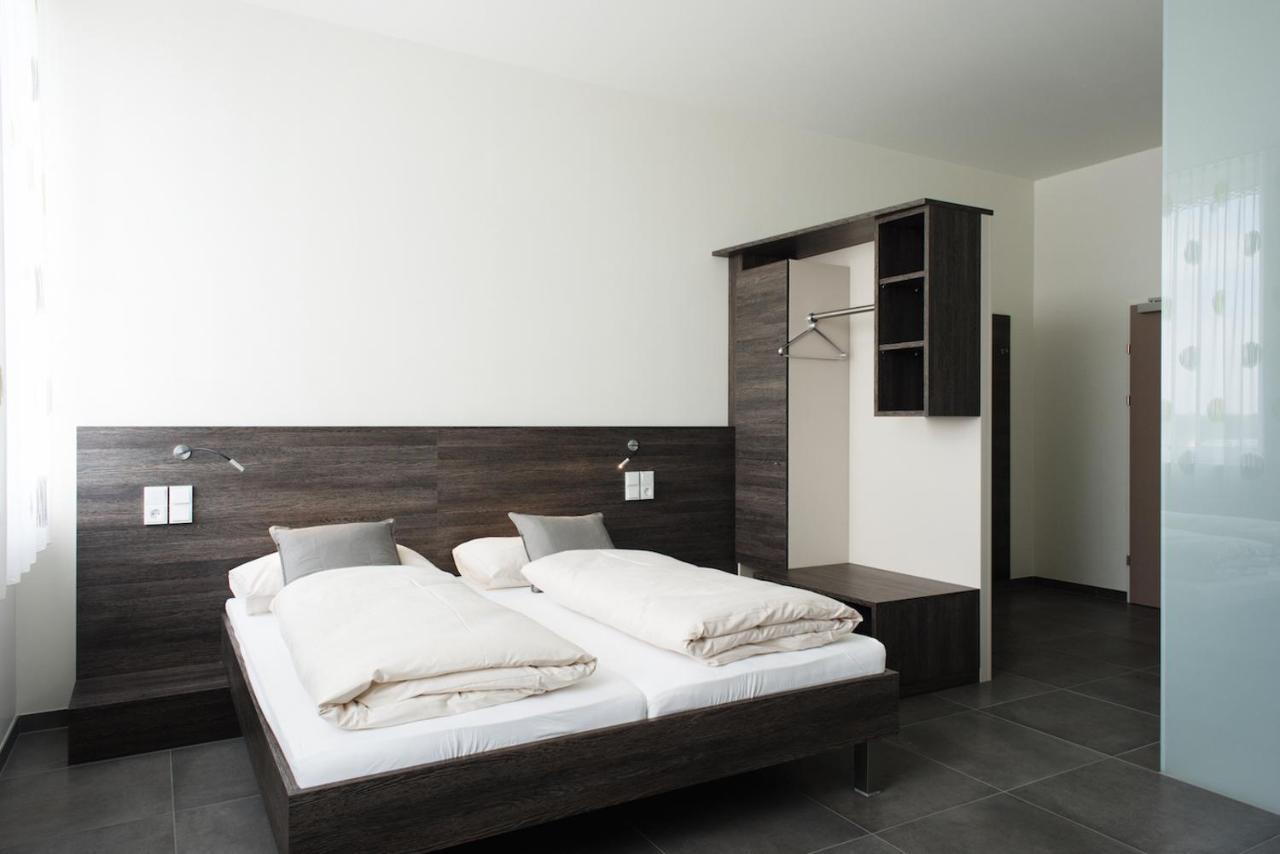Eee Hotel Traun Exteriér fotografie